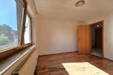 Sonnige und gut geschnittene 3,5 Zimmer-Wohnung mit Balkon und TG-Stellplatz in Kirchheim-Ötlingen - Schlafzimmer