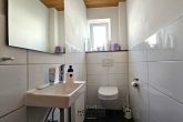 Ein seltenes Angebot: Großzügige 1-2 Fam.-DHH mit herrlichem Süd-Garten, Einzelgarage und Stellplatz - Separate Toilette