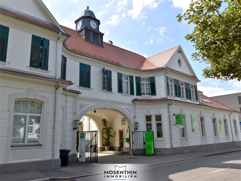 Historisches Büro mit Charme - in guter Lage von Kirchheim - Hausansicht